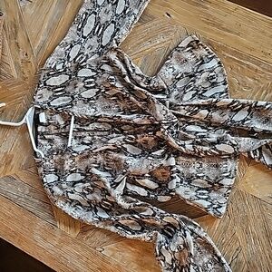 PRIVY snake print v-neck tie blouse! S